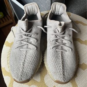 Yeezy Boost 350v2